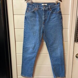 Levi’s Wedgie Straight Buttonfly Denim Jeans Size 31.
